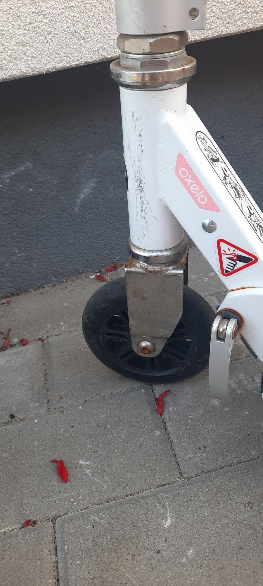 Gratis trotineta alb roz Oxelo mid 1