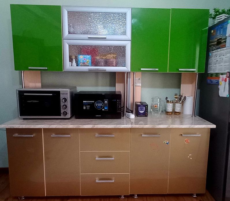 Кухонный гарнитур+стол