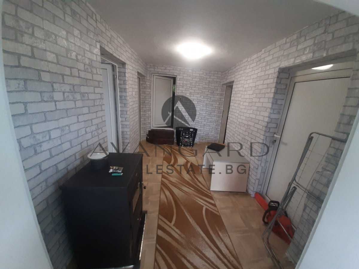 Продава се къща с всичко
