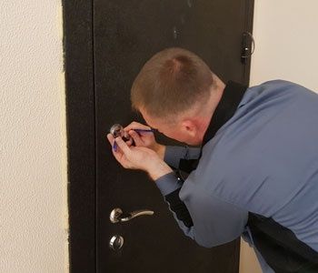 Вскрыть дверь, замок. Вскрытие авто, замена замков, ремонт,сейфа,