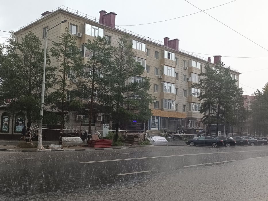 Трёшка центр Цум, Март