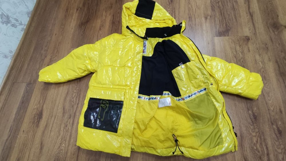 Продам куртка и тренч на 10-лет