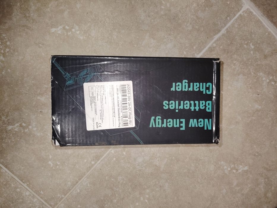 Incarcator baterie  trotineta , scutere 36v _42 v _2a