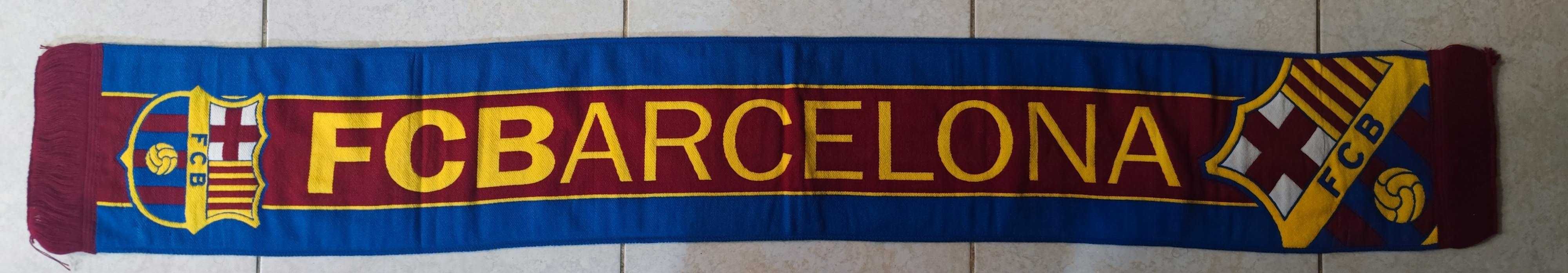 Fular țesut în culorile drapelului Barça.