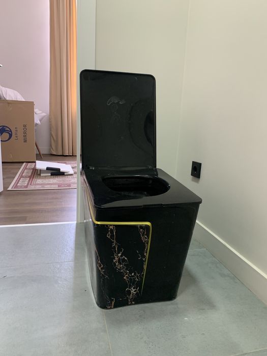 Унитаз черный Б/У