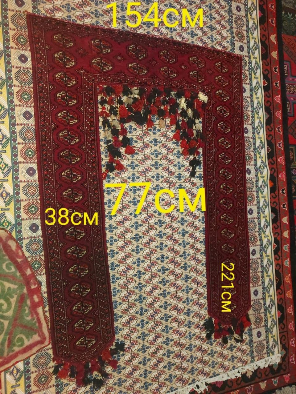 Қол өнер сатылады