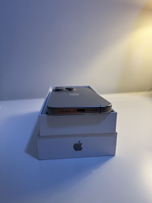 iPhone 15 Pro Natural Titanium