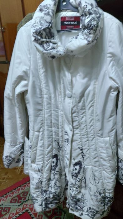 Полупальто на синтепоне, размер 46, цена 2500 тг, состояние хорошее