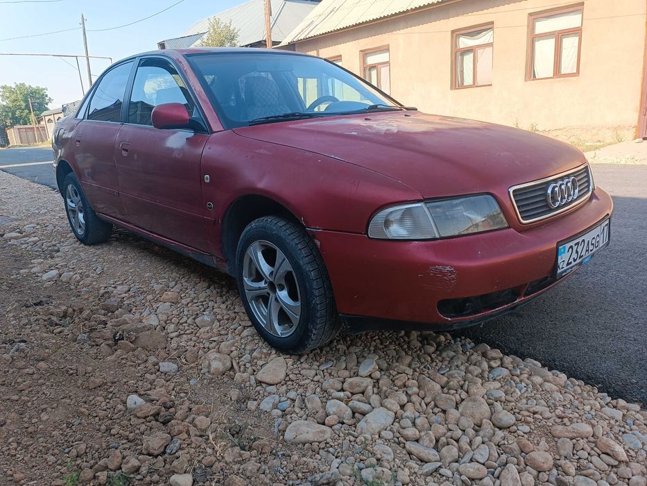 Продаю машина ауди а4
