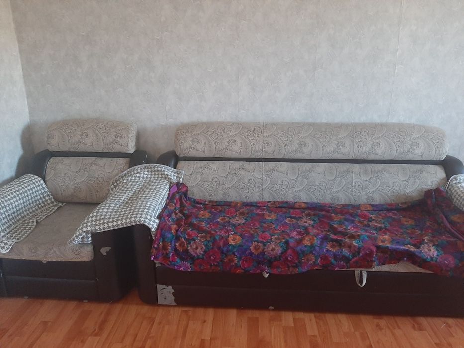 Продаётся диван.