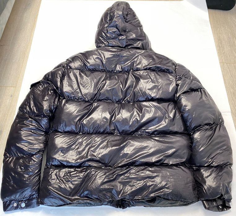 Geaca M.o.n.c.l.e.r neagra de iarna