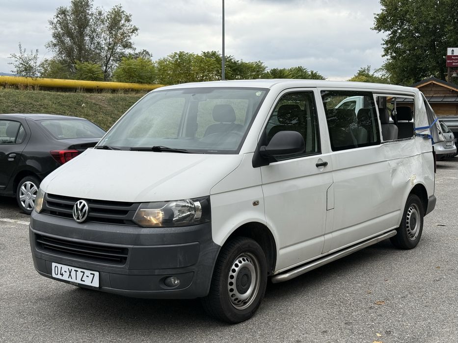 VW Transporter T5 2.0 Tdi Euro 5 Avariat cu 8+1 Locuri