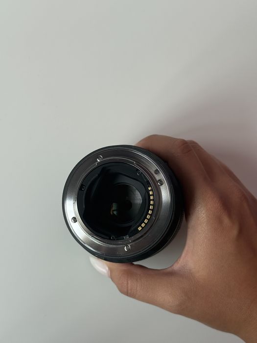 обектив Sony FE 50mm f/1.8