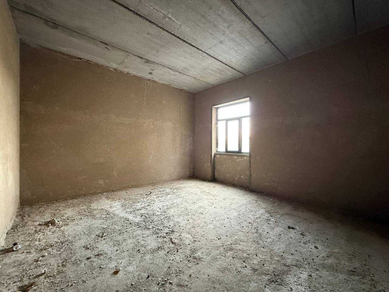 4.5 sotiqli karobka holatdagi hovli sotuvga qoyilyapti