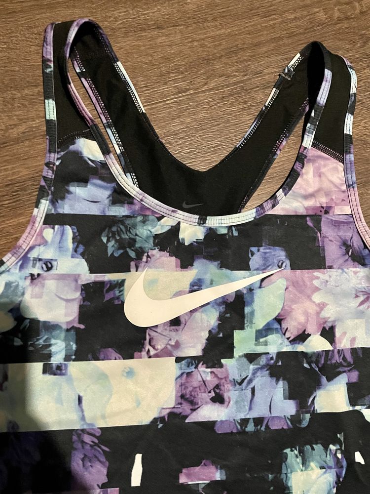 Дамски топ Nike Dry fit