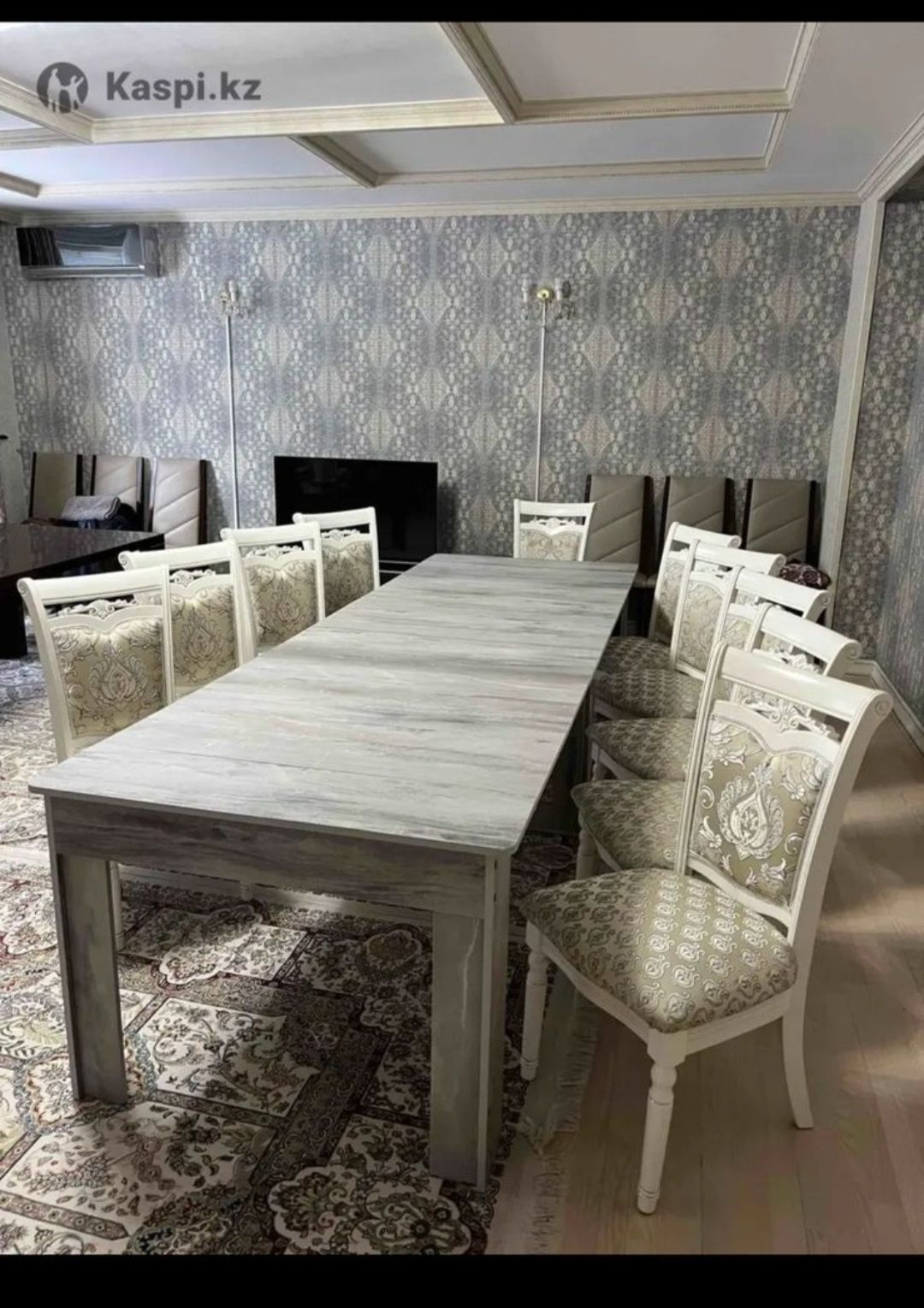 Продам стол и стулья