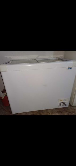 Vând lada frigorifica (240 litri)