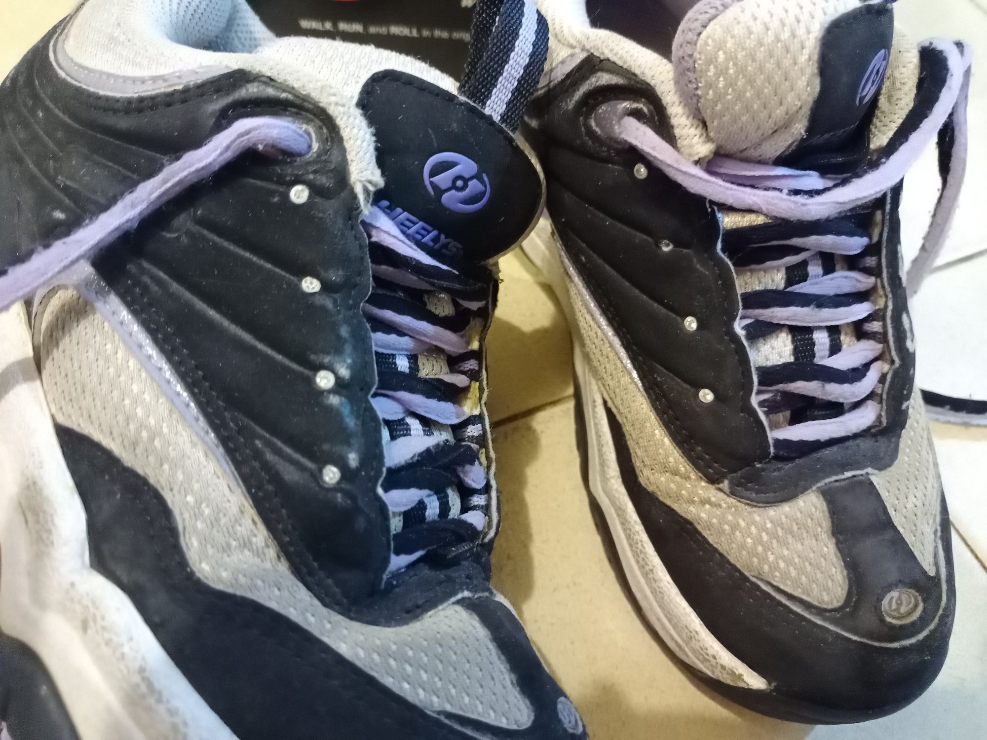Heelys обувки с колела / кецове 34 номер момиче