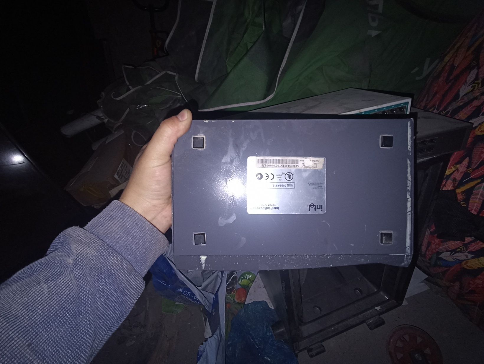 Продам сетевой коммутатор (SWITCH)
