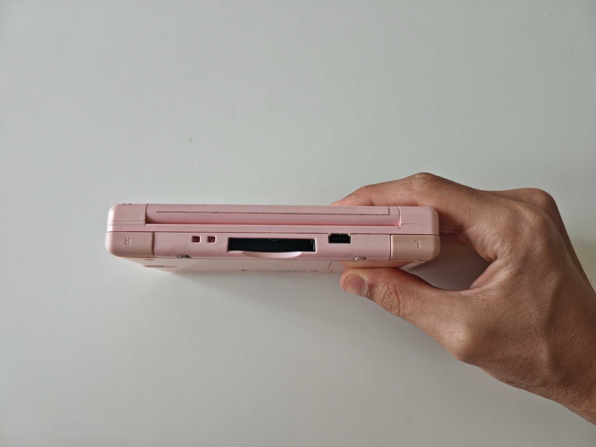 Nintendo DS Lite - Качени много игри