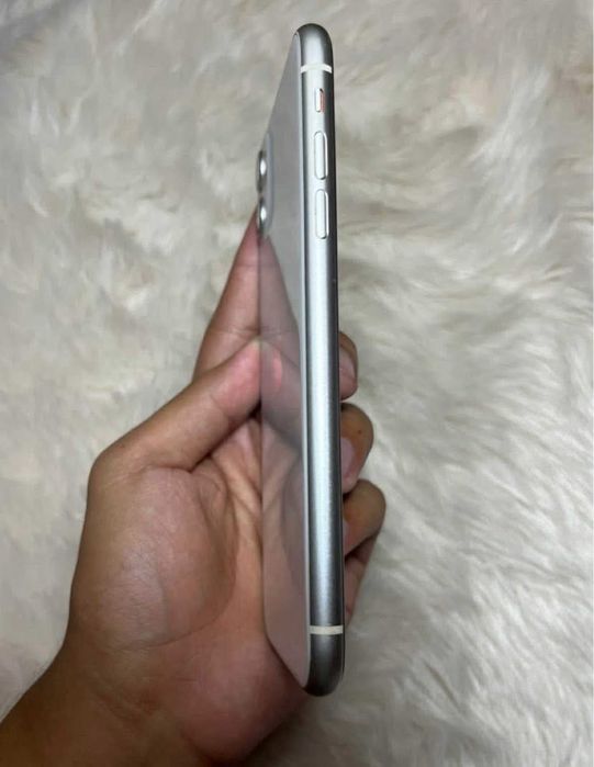 iPhone 11 / ALB / 92% / Totul Original