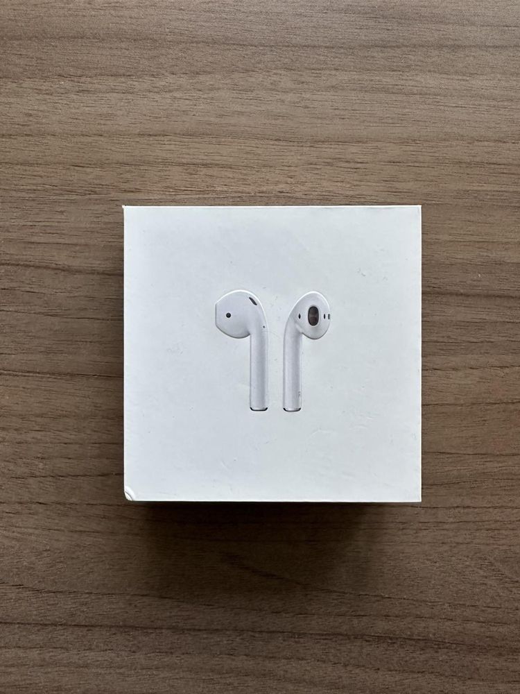 Bluetooth слушалки Apple AirPods