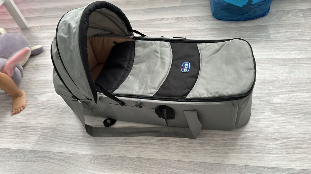 Продам переноску Chicco