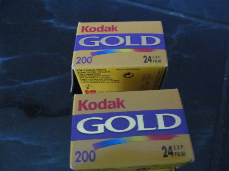 Kodak gold 200 si 400 , obiect de colectie , ambele