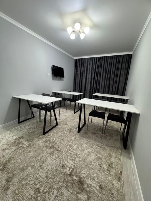 Продаю 4 парты и 8 ученических стульев в хорошем состоянии.