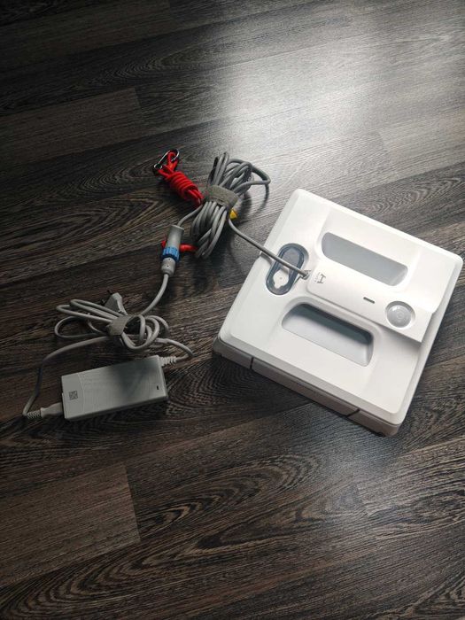 HUTT A1 Робот за почистване на прозорци плочки, огледала