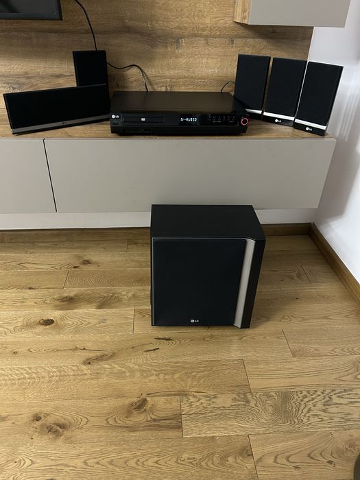 Vând sistem home cinema LG-HT 502