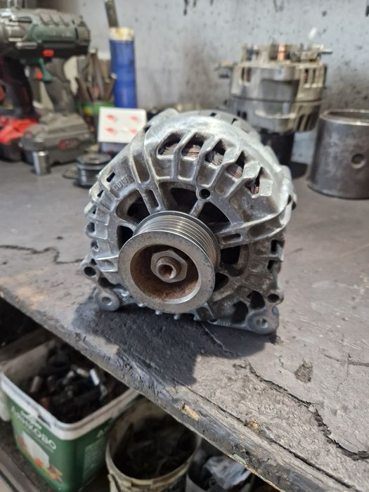 Алтернатор( динамо) 150 A VALEO TG15C095 / Audi A4, Q5