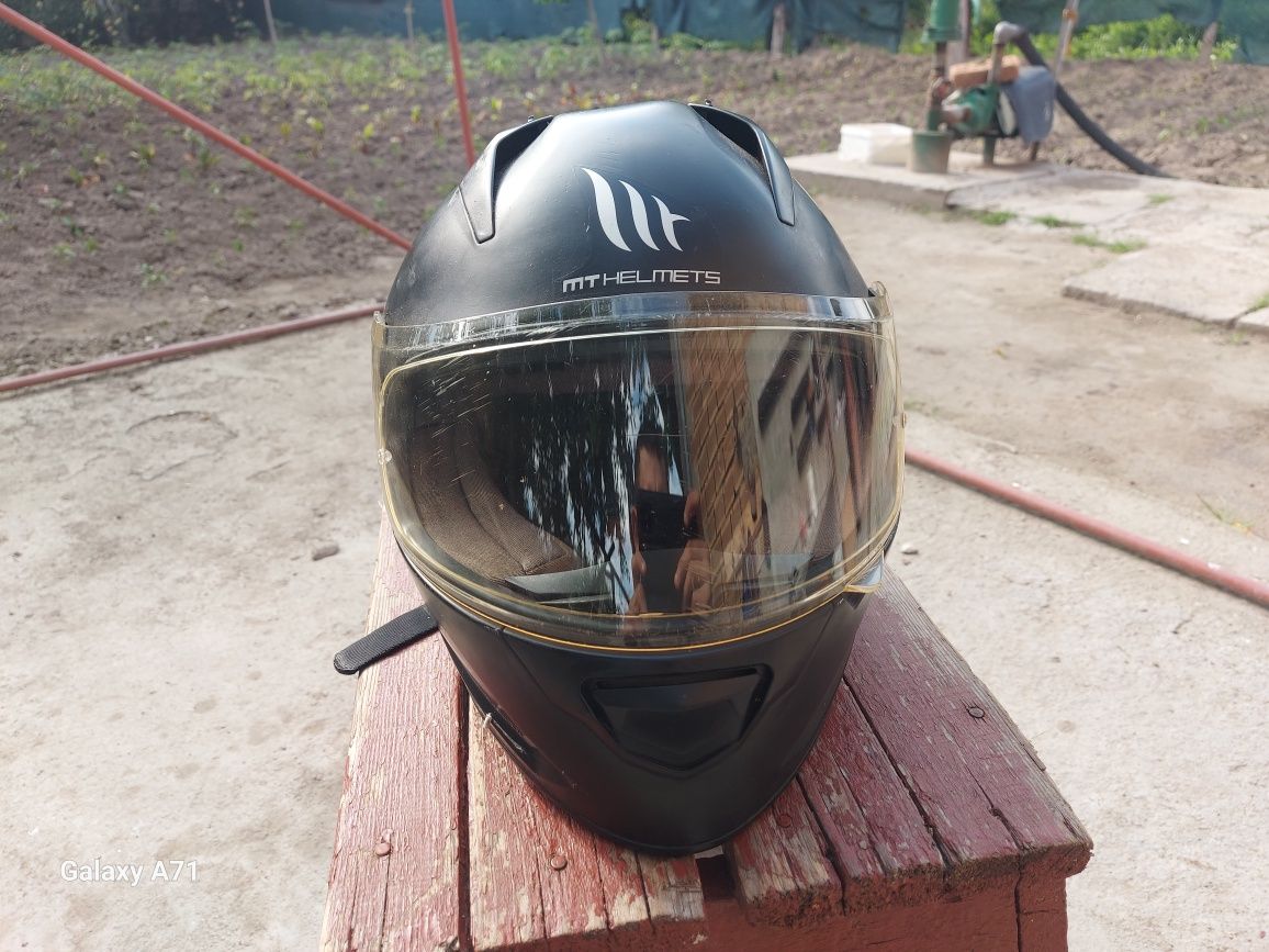 Каска MT Helmets ,размер L