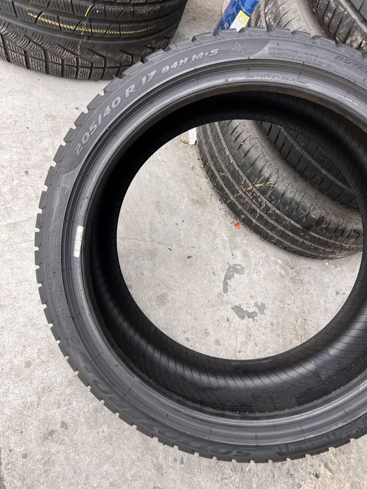 2 anvelope iarna ca NOI 205/40/17 , Pirelli , 7.5 mm