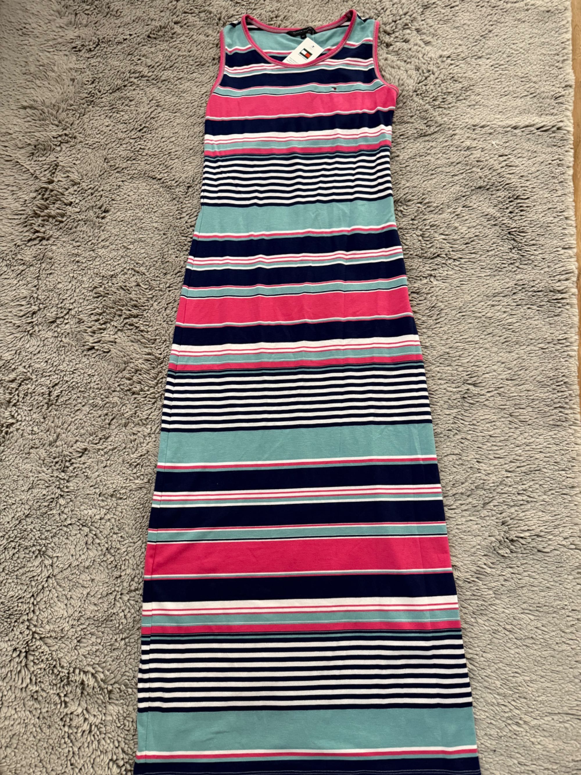 Tommy Hilfiger рокли