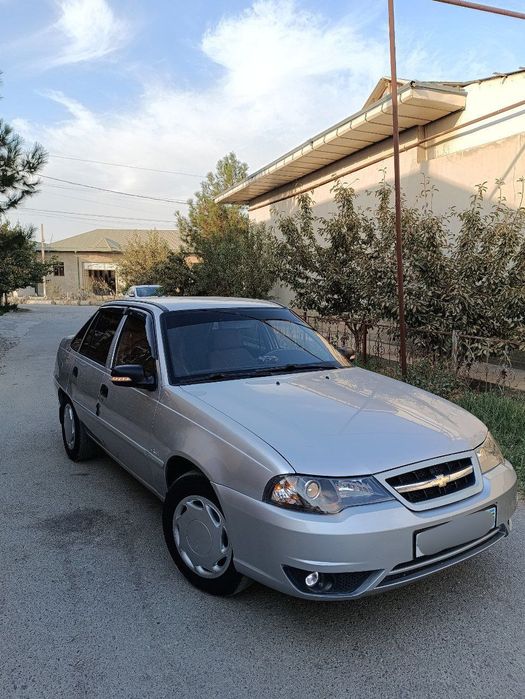 Nexia 2 dons 1.6 luks metan 4 pok sotiladi