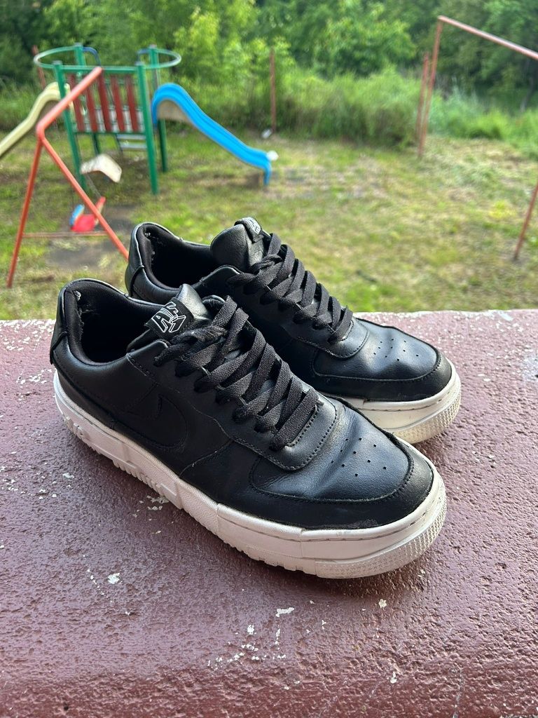 Vând Air force 1 pixel și adidași Tommy Hilfiger