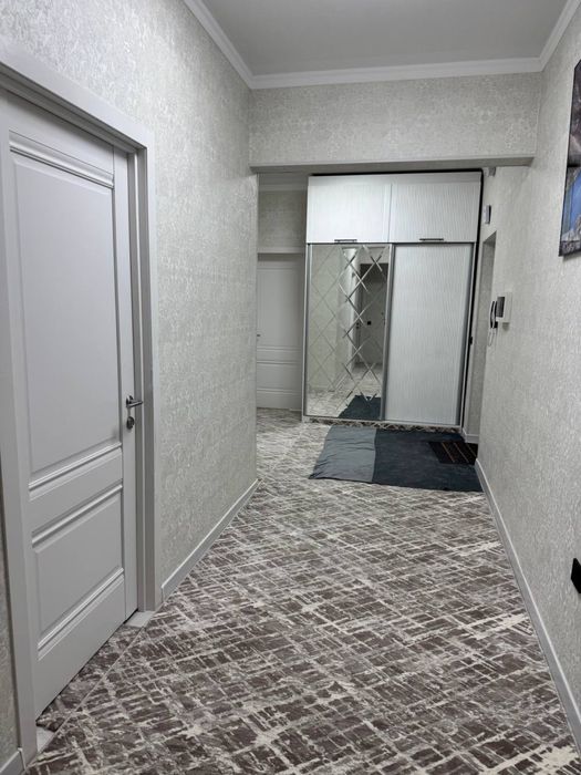 Bez makler qizlarga sherilikka  kasmanavtlar metroga 3 mntli yoʻl