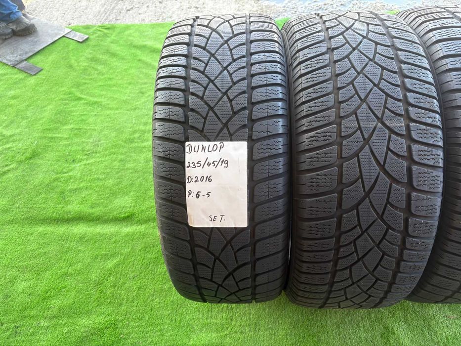 Anvelope Iarna Dunlop 235/45/19
