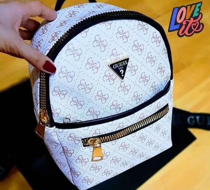 Rucsac Guess  dama super model,feronerie metalica, logo metalic, sacul