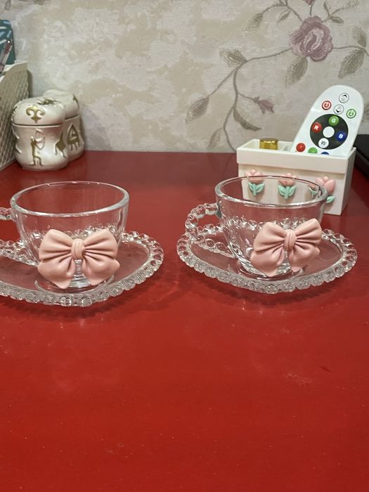Милые чашки с тарелками