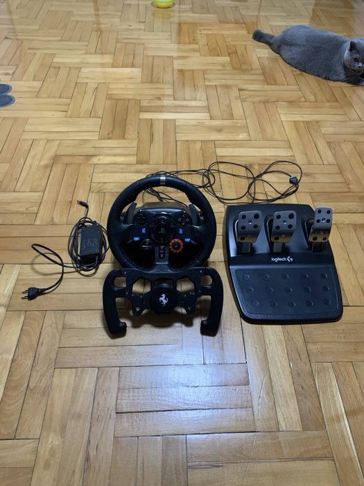 Волан Logitech G29 с допълнително кормило