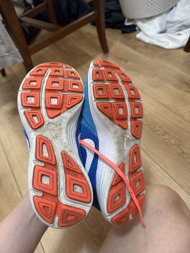 Pantofi sport Nike mar 39