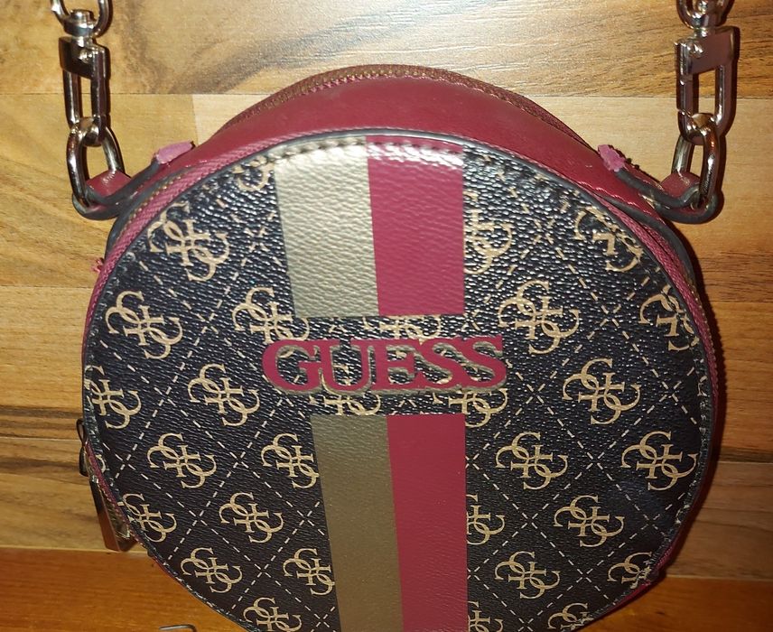 Чанта GUESS с монограм