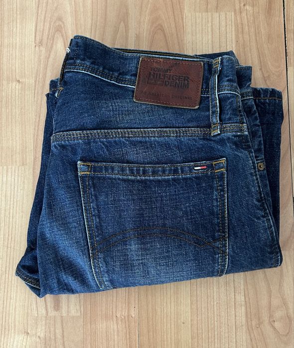 Blugi Tommy Hilfiger marimea 34 barbati