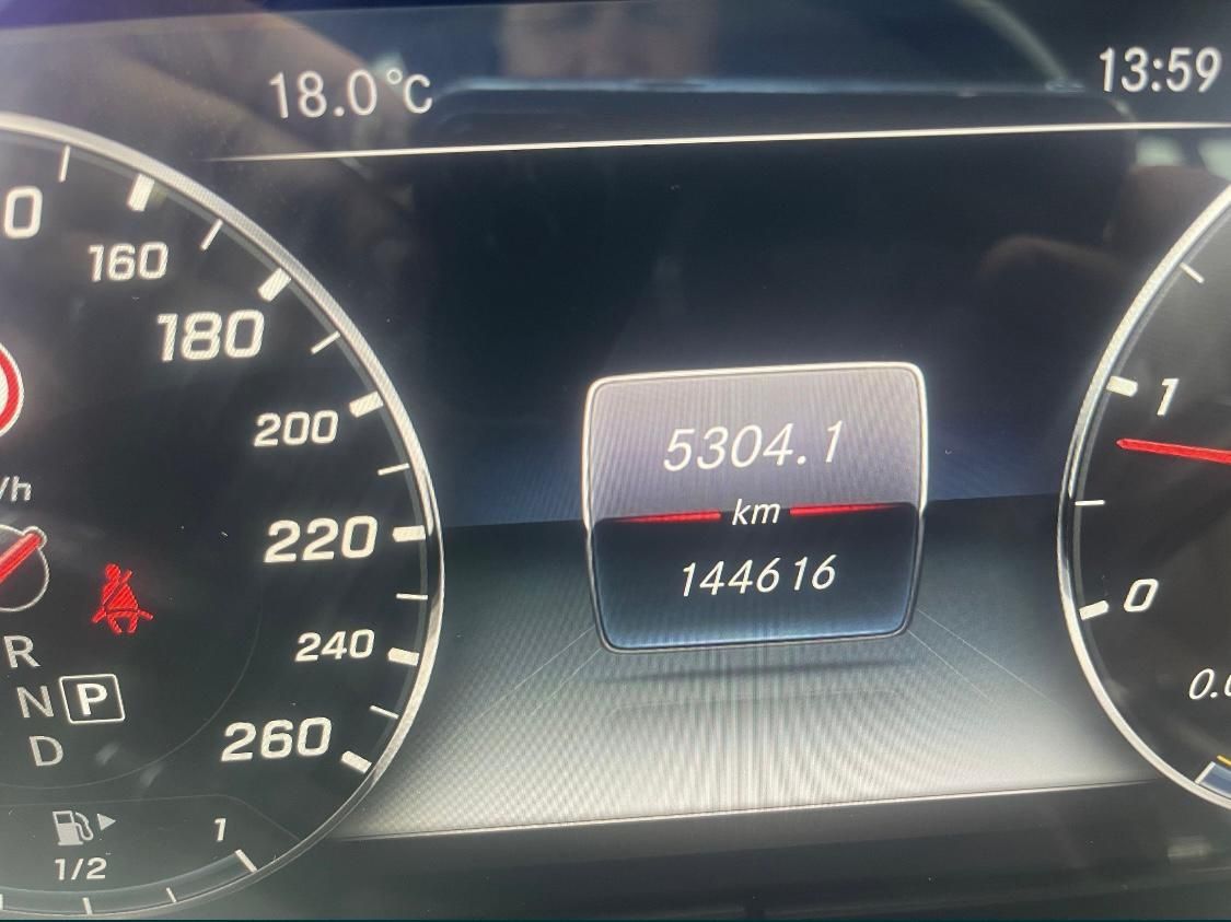 Se vinde Mercedes E Class