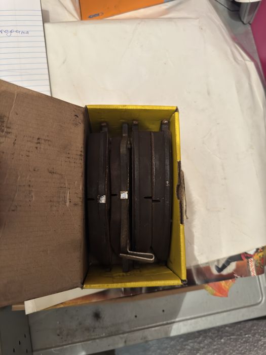 Предни накладки Delphi (80%) Toyota Auris