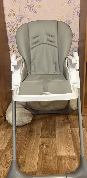 Продам детский столик и ходунки