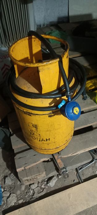 Продам балон пустой с редуктором оригинал шланга новая 3 метра торг