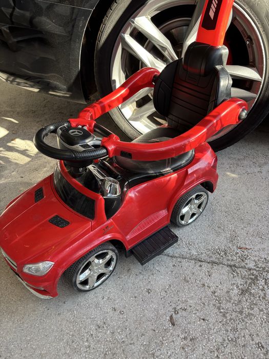 бутаща кола със родителски контрол